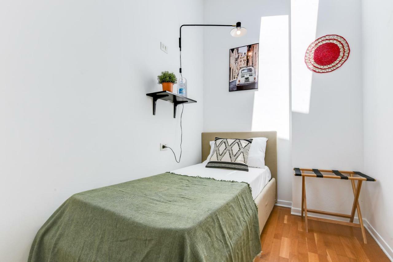 Sweett - Sempione Apartment Milan Bagian luar foto