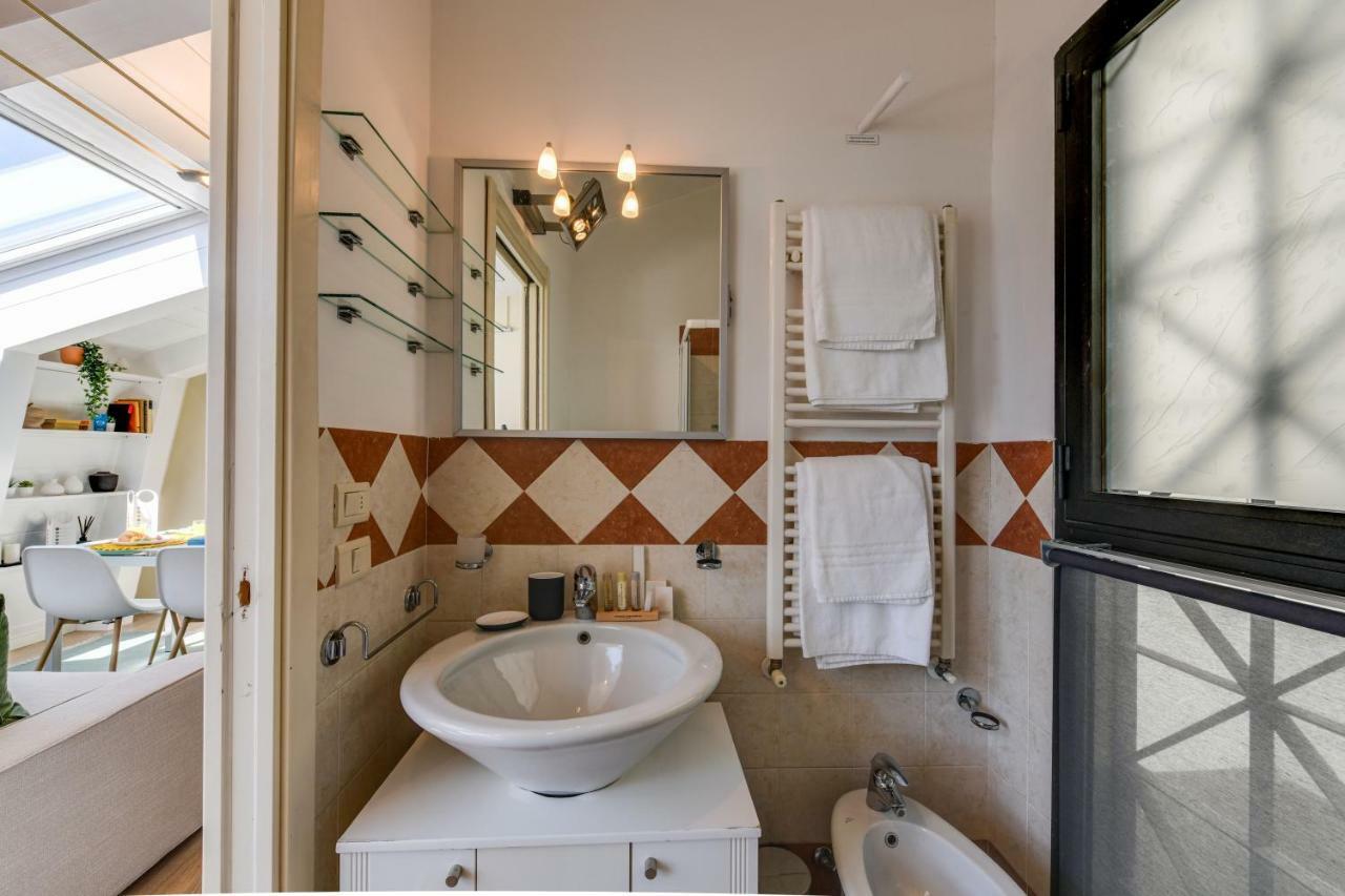 Sweett - Sempione Apartment Milan Bagian luar foto