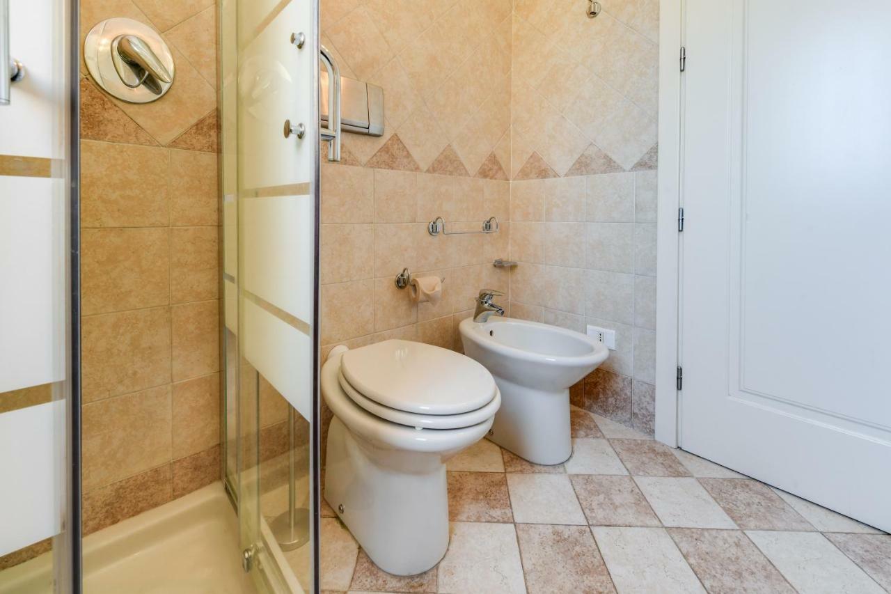 Sweett - Sempione Apartment Milan Bagian luar foto